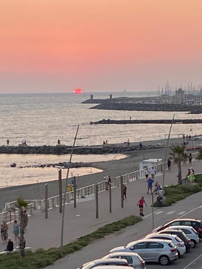 Front Sea Luxury Lido di Ostia Exterior foto