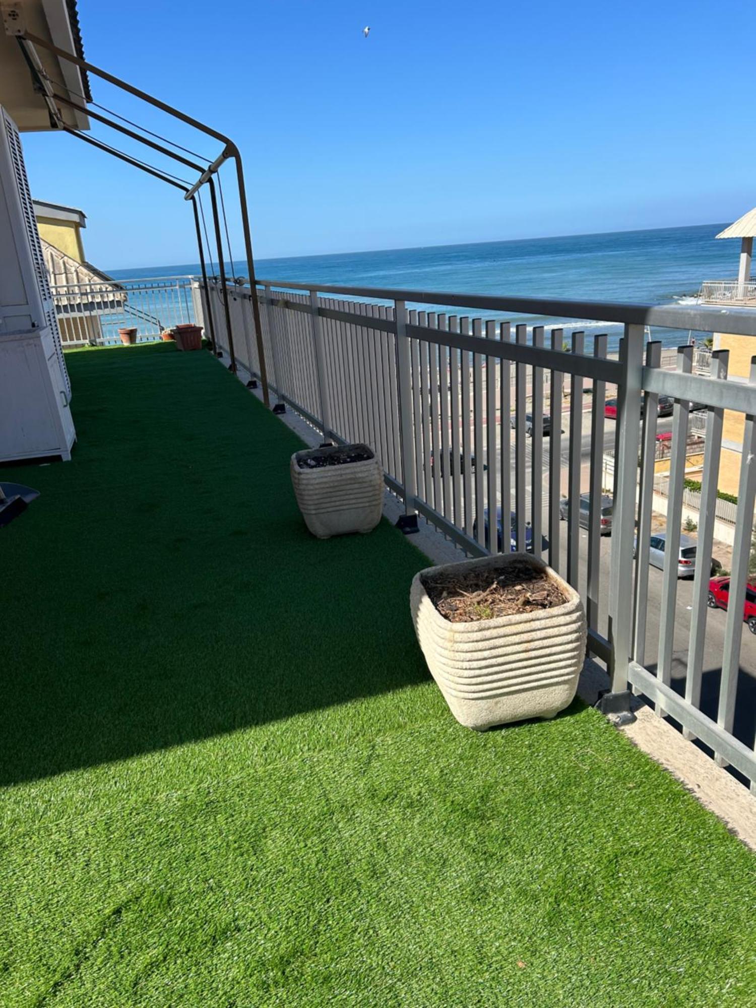 Front Sea Luxury Lido di Ostia Exterior foto