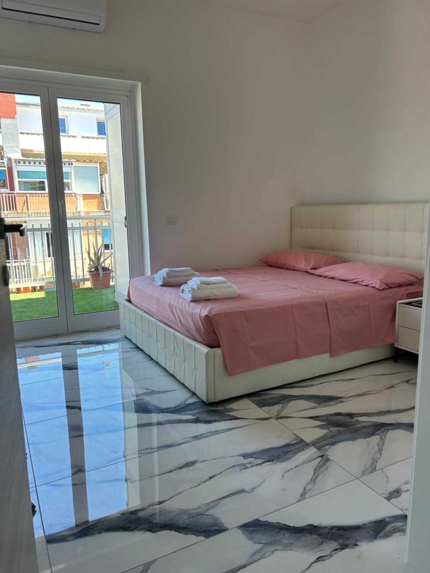 Front Sea Luxury Lido di Ostia Exterior foto
