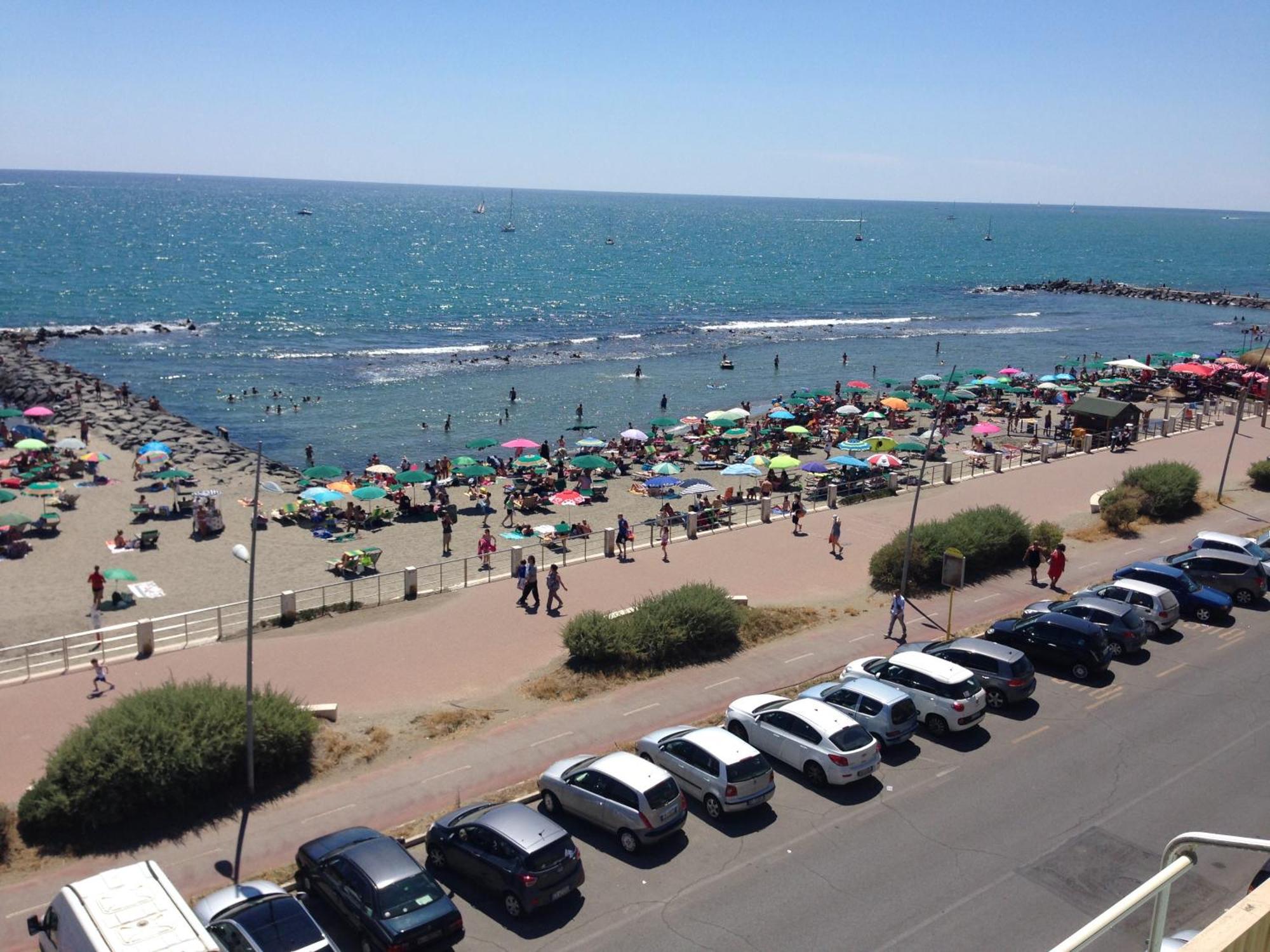 Front Sea Luxury Lido di Ostia Exterior foto